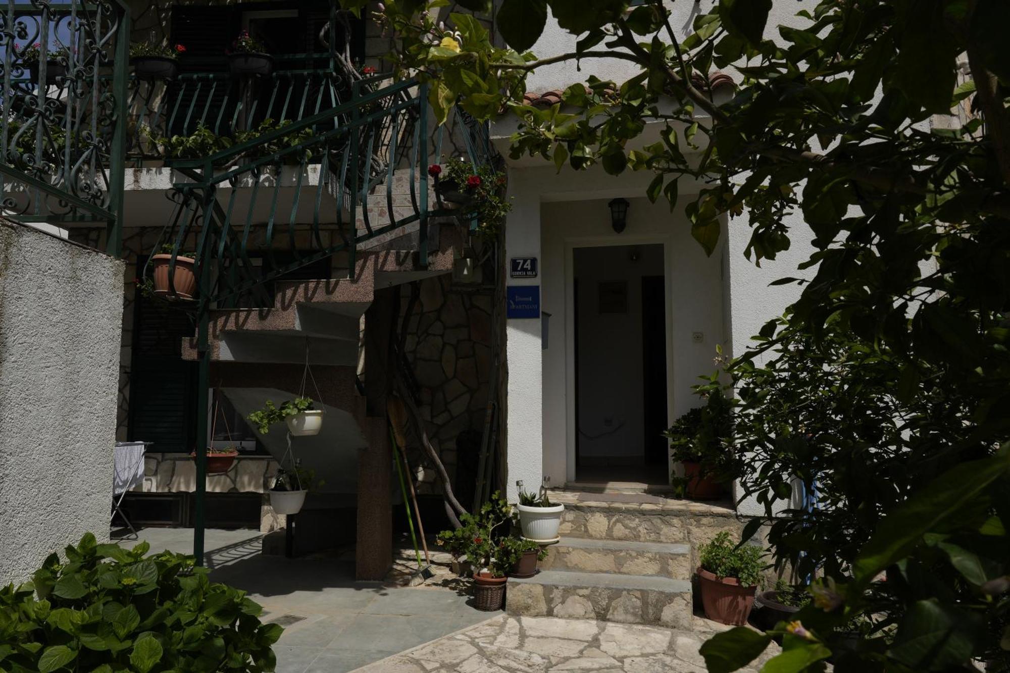 Apartmani Kezic Drvenik 德尔韦尼克 外观 照片